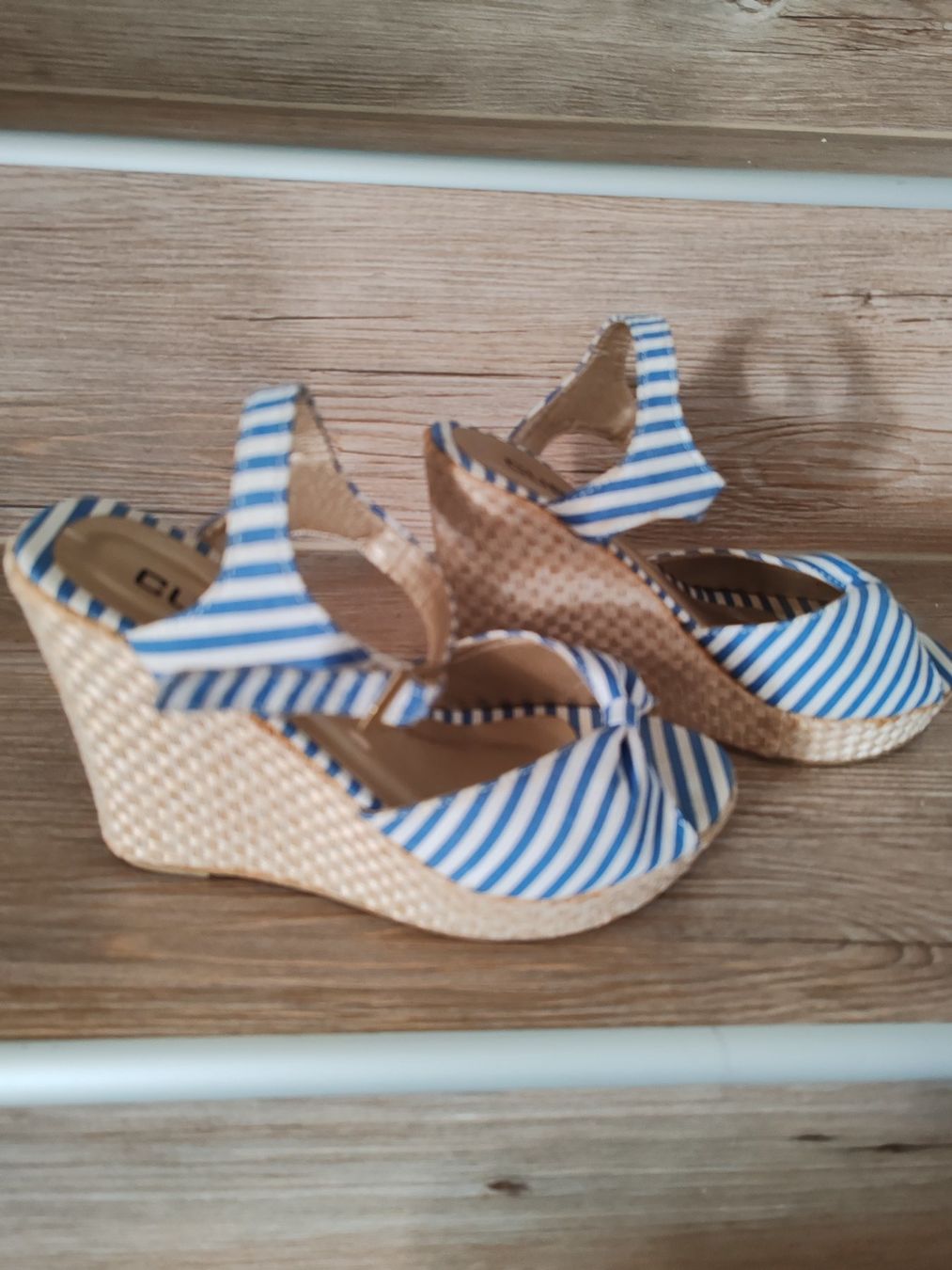 Cube Scarpe da donna: Stoffsandaletten gestreift – Usato da Egnach venduto da bgdo26 4