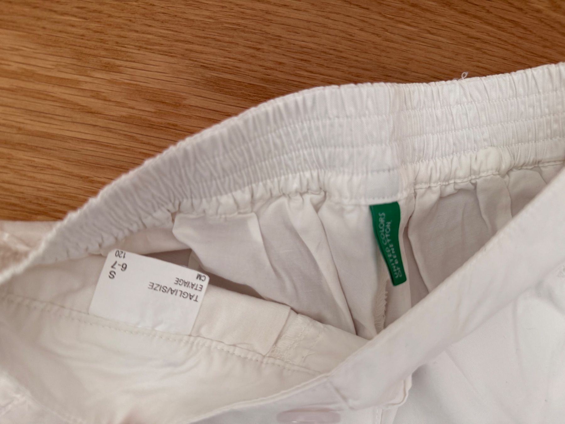 Benetton Pantaloni: Weisse leichte Sommerhosen Gr 122 – Usato da Hünibach venduto da rotestandem01 2