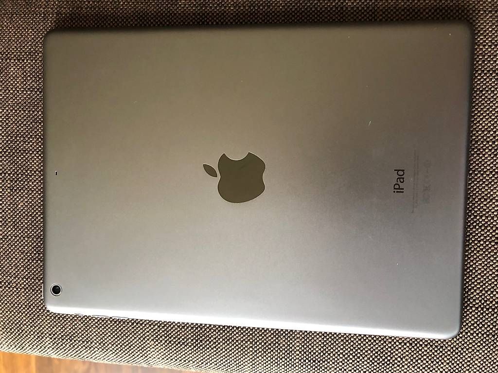 Tablet PC: iPad 1ere génération (2010) – Usato da Montreux venduto da Gilles.Charlet 4