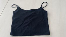 Schwarzes FB Sister Crop Top Grösse XS, ca. 170