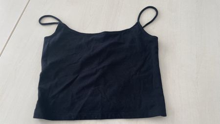 Schwarzes FB Sister Crop Top Grösse XS, ca. 170