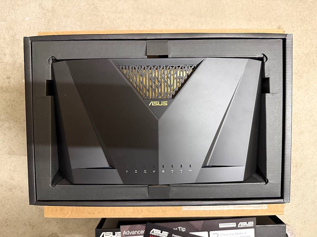 Asus Modems & Router: ASUS RT-AX88U Gaming Router – Gebraucht aus Schlieren von Luxtos 3