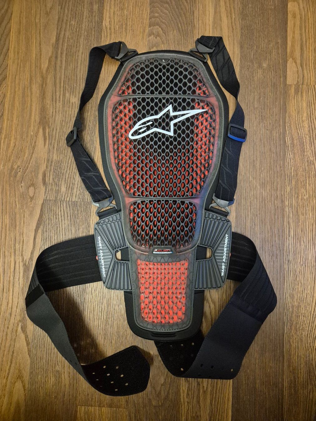 Alpinestars Protezioni & Imbottiture: Alpinestars Nucleon KR-1 Cell Rückenprotektor – Nuovo e nell'imballaggio originale da Domat/Ems venduto da cowi