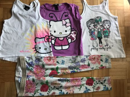 3 Shirts Hello Kitty + Leggins H&M ca Grösse 110 -Porto 3.40