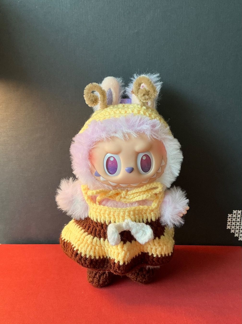 Pop Mart Figuren: Bee Dress for Labubu – Neu (gemäss Beschreibung) aus Airolo von MomTheBraggerStudio 1