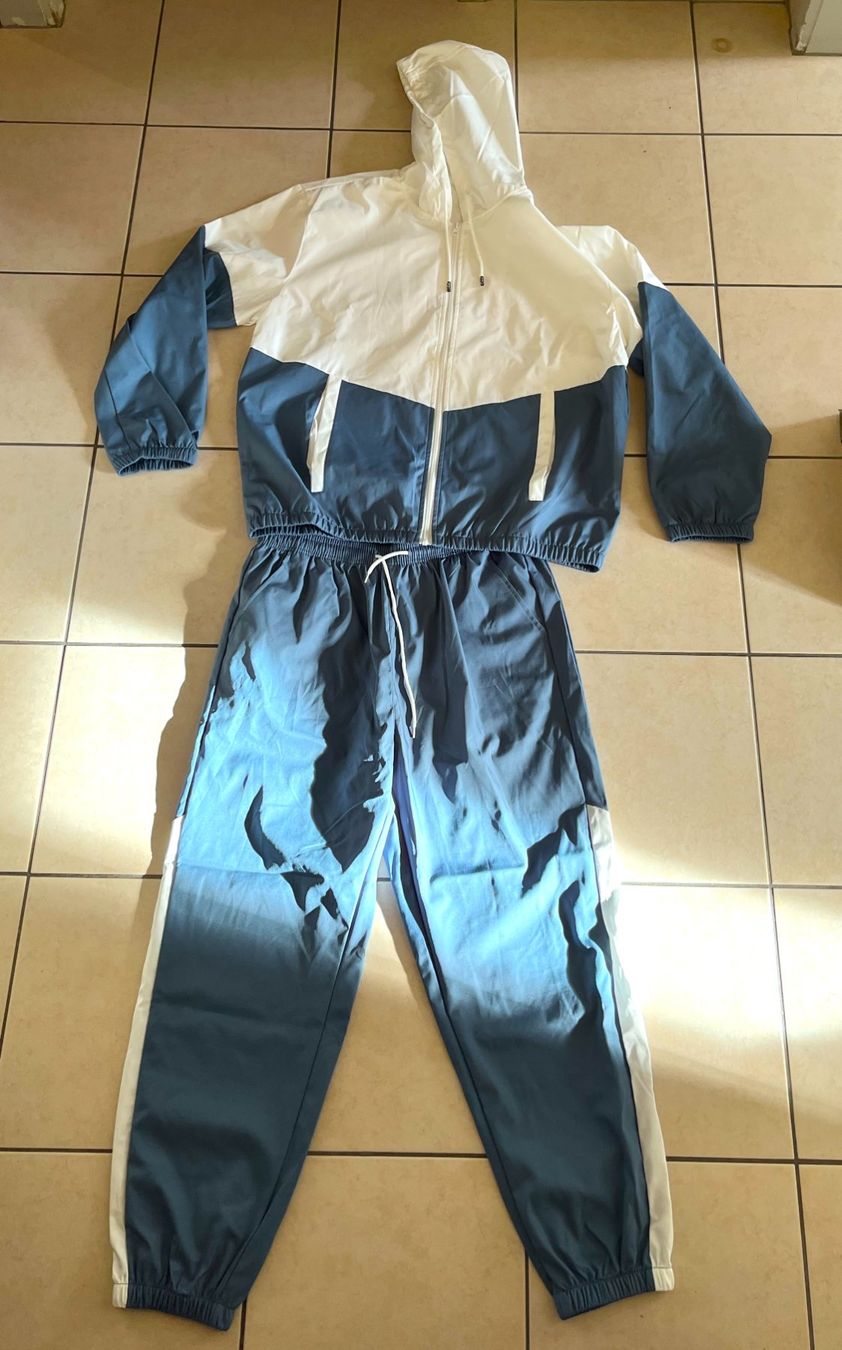 Kleiderpakete: Survêtement / Training XXXL – Gebraucht aus Sierre von boadicea_victorious