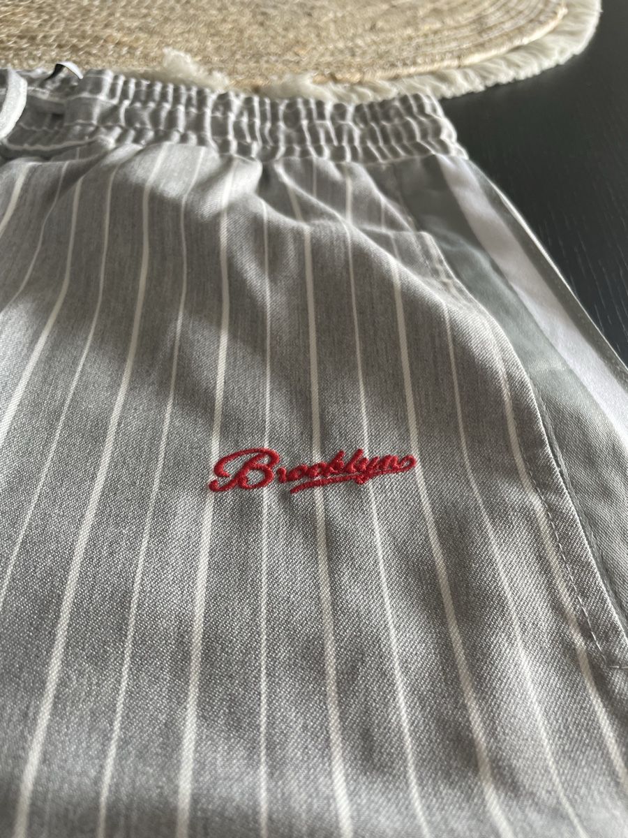 Pantaloni: Pantalon gris et blanc, taille S – Nuovo (secondo la descrizione) da Bussigny venduto da Z.seller 1