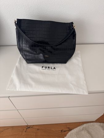 Handtasche Furla schwarz Krokoprägung neuwertiger Zustand