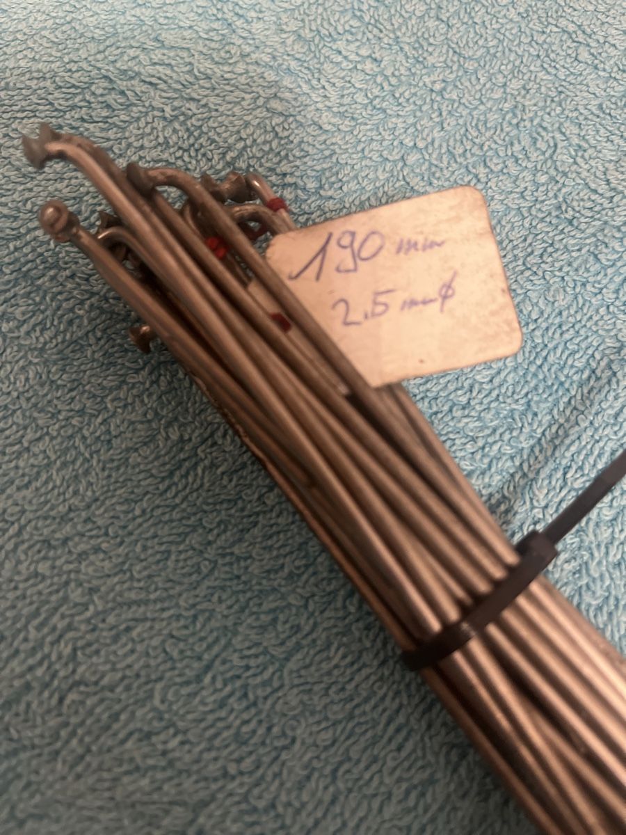 Parti ricambio per ciclomotori: Speichen länge 190mm Durchmesser 2.5mm – Usato da Fahrni b. Thun venduto da Bergers_occasionen 1