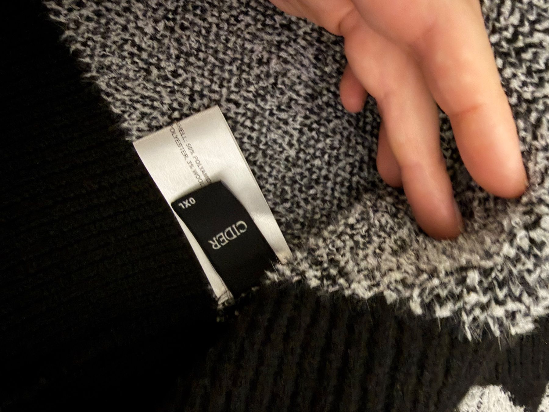 Pullover & Sweatshirts: Cardigan – Gebraucht aus Romanshorn von ros_f6qg 1