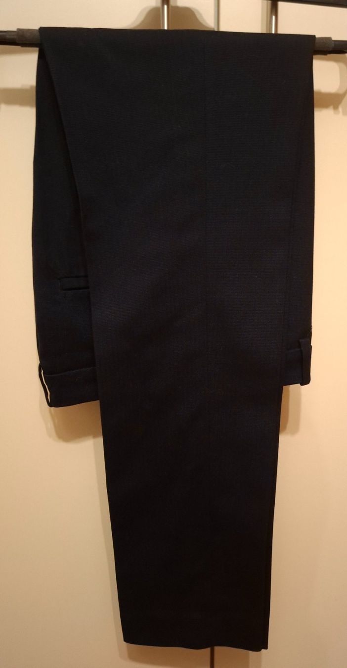 H&M Pantaloni: Damen/Mädchen Office Hosen – Usato da Allenwinden venduto da and_h8q9 2