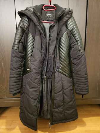 Winter Coat/Jacket - Black - Size S - With Faux Fur!