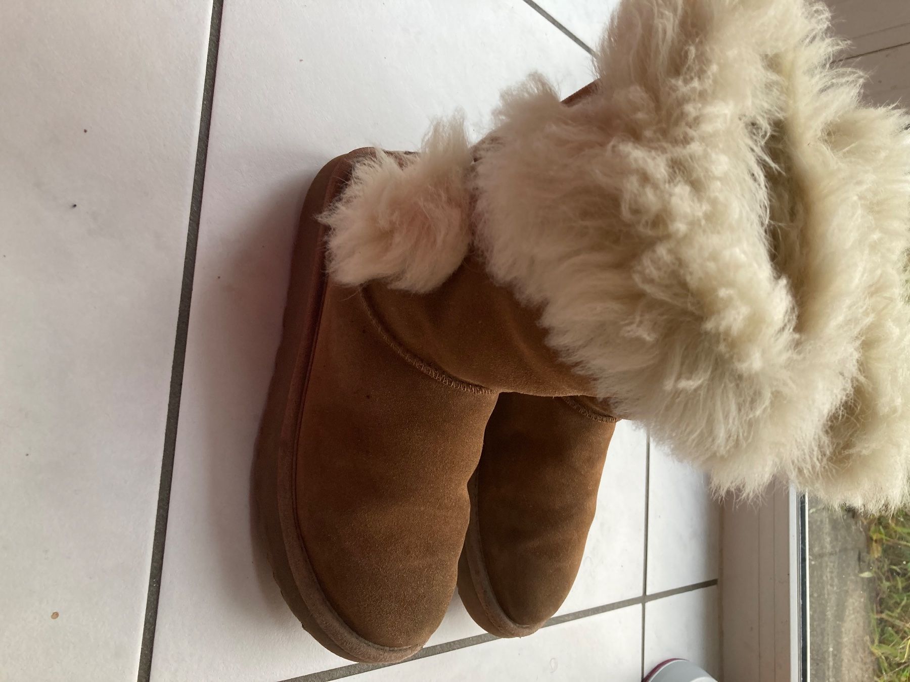 Ugg Schuhe für Mädchen: UGG bottes taille 37 – Gebraucht aus domdidier von picolo99 1