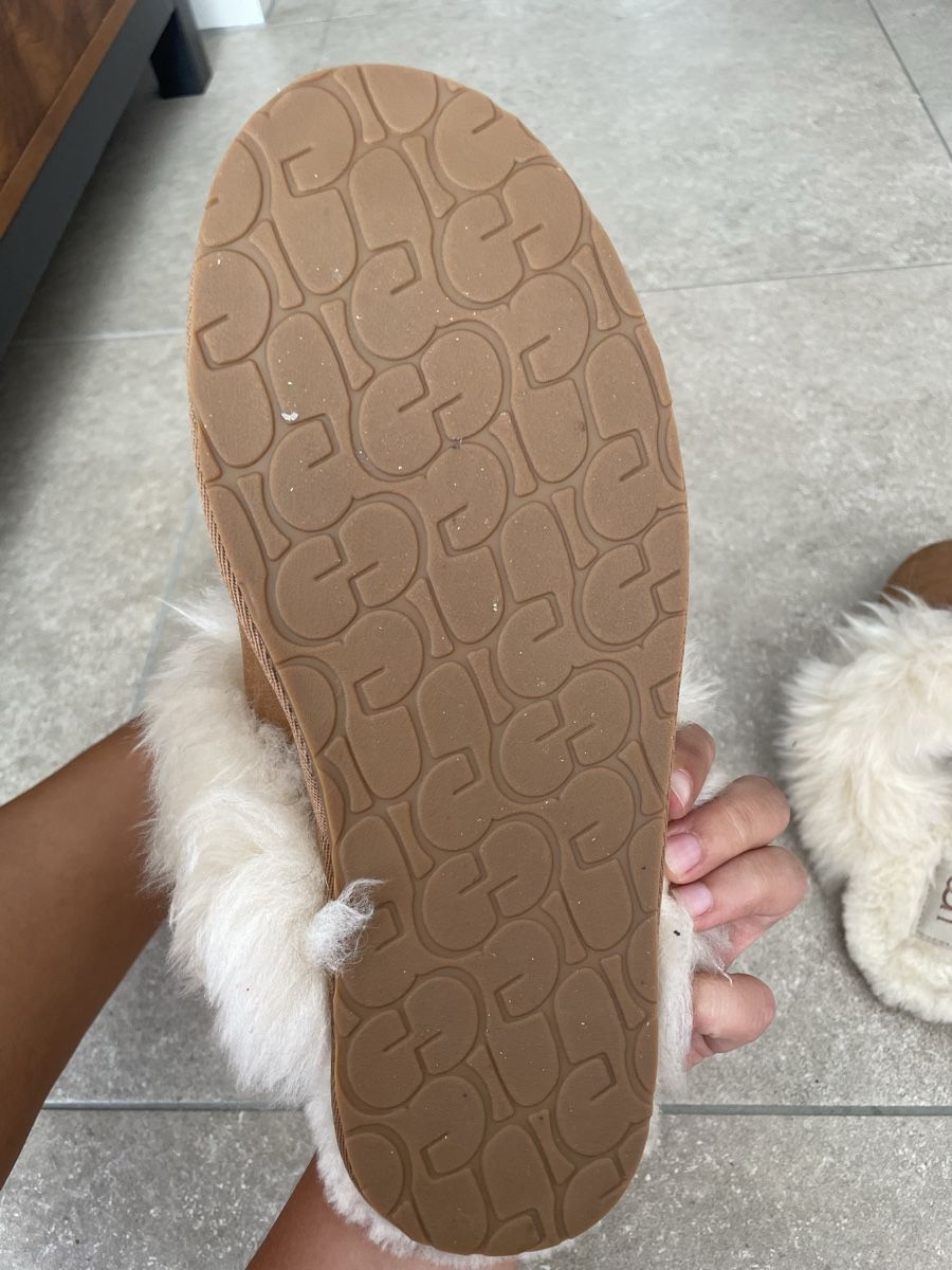 Ugg Scarpe da donna: UGG 40 nuove mai usate  – Nuovo (secondo la descrizione) da murten venduto da Ester09 2