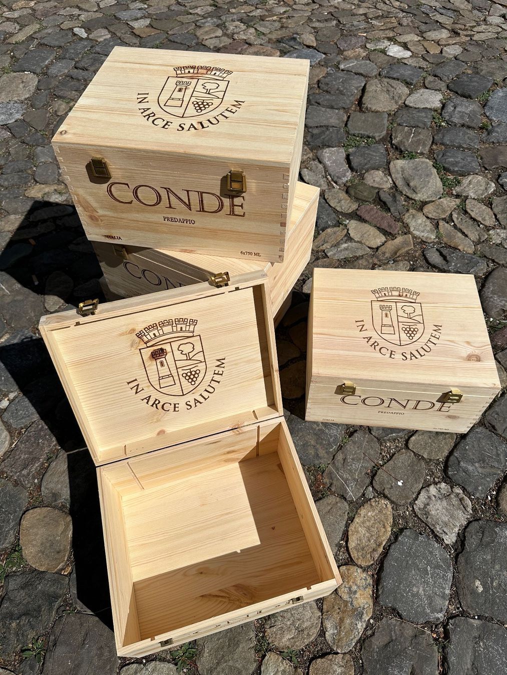 Altro: schöne Weinkiste mit Klappdeckel – Nuovo e nell'imballaggio originale da Zürich venduto da atlantis77