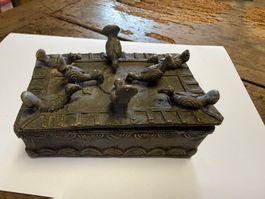 Antike Bronze Ashanti Deckeldose mit Vögel