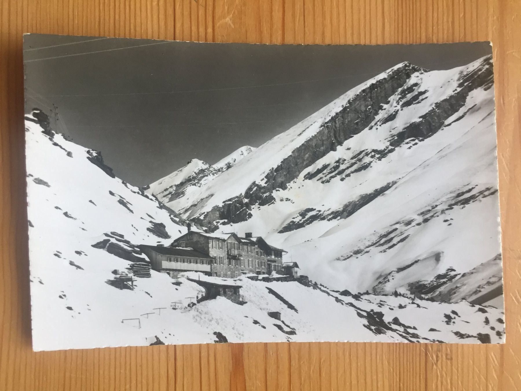 Cartoline postali: Schwarenbach Hotel am Gemmipass -AK 1957 – Usato da Oberuzwil venduto da Henri09
