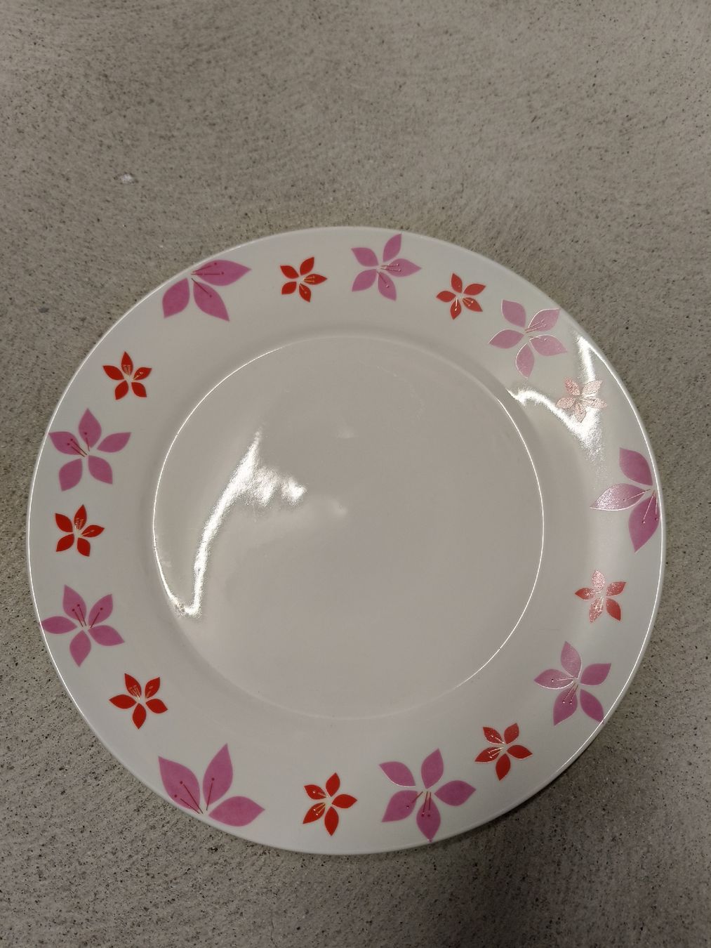 Assiettes: Teller mit Blumenmuster – Neuf (Voir description) à Winterthur par Schweiff