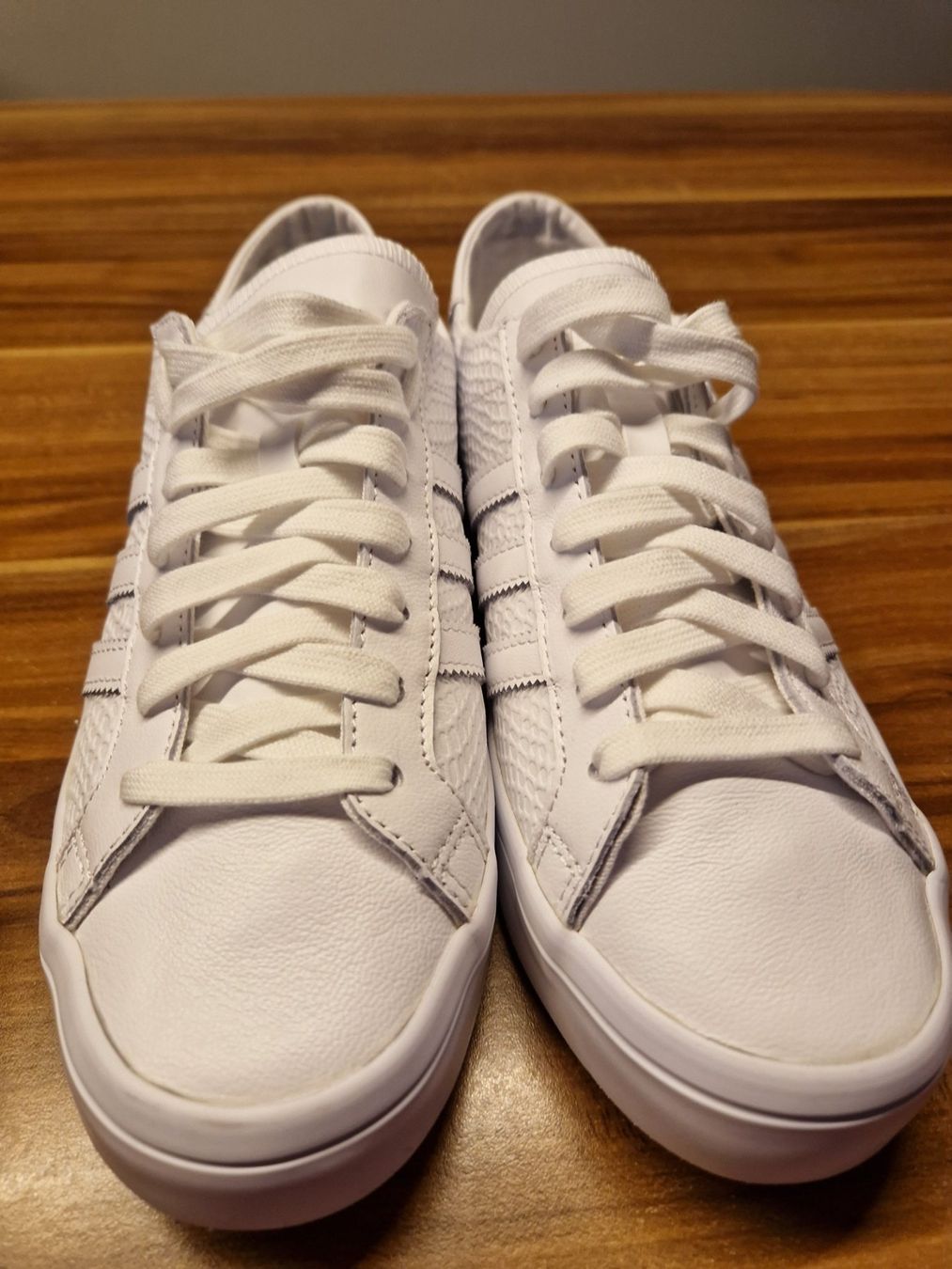 Adidas Scarpe da donna: Adidas Sneaker Damen weiss 38 2/3 – Nuovo (secondo la descrizione) da Igis venduto da Vulleta.38 3