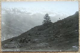 FOTO-AK SCHWEIZER MILITÄR IM GELÄNDE