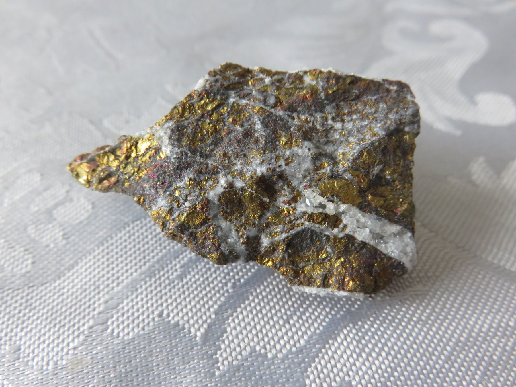 Minerali & Pietre curative: Chalkopyrite heilstein roh – Usato da Rümlang venduto da euqinom16 2