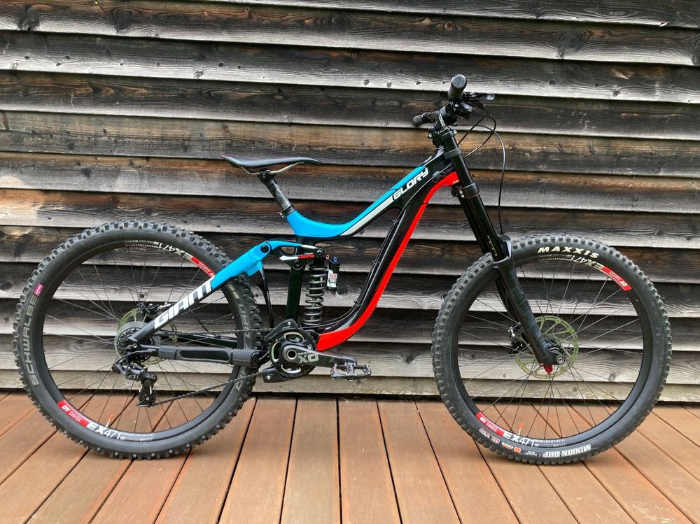Giant Vélos: VTT Giant Glory Advanced 0, DH, Freeride, état impeccable! – D'occasion à Cousset par xgi_c7z6 4