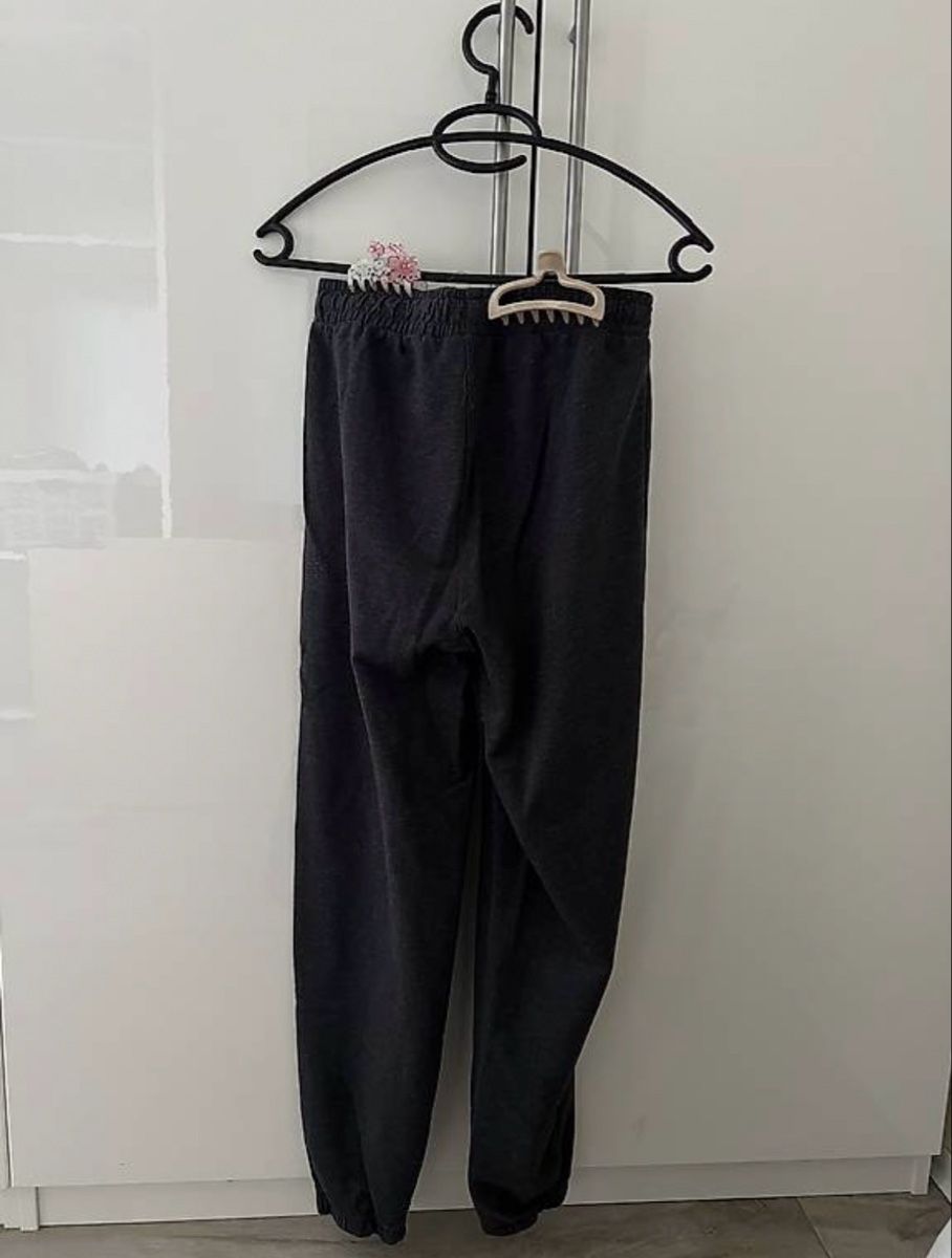 H&M Pantaloni: Trainerhose mit elastischem Bund – Usato da Dietikon venduto da Mischi2167 1