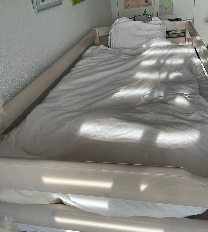 Letti: Lit enfant en hauteur – Usato da Brent sur Montreux venduto da ajv_k7l9 1