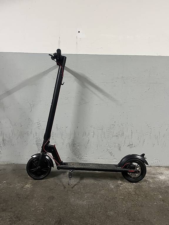 Kickboard: E-Trottinetts zu verkaufen – Usato da Bern venduto da florenciazwicky