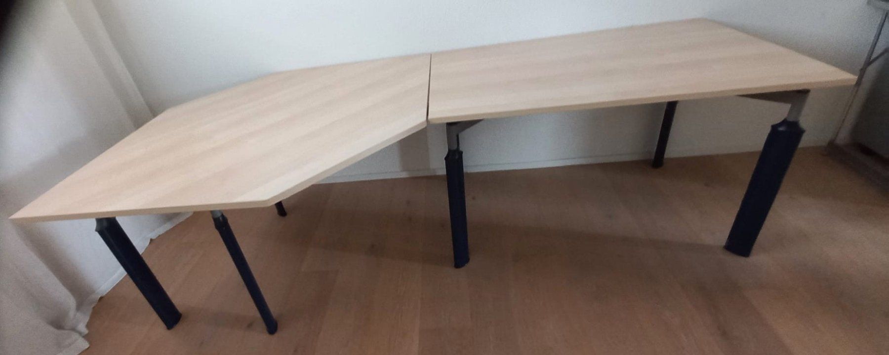 Scrivanie: Büro-Tisch mit Eckelement – Usato da Beckenried venduto da Winterabend150 1
