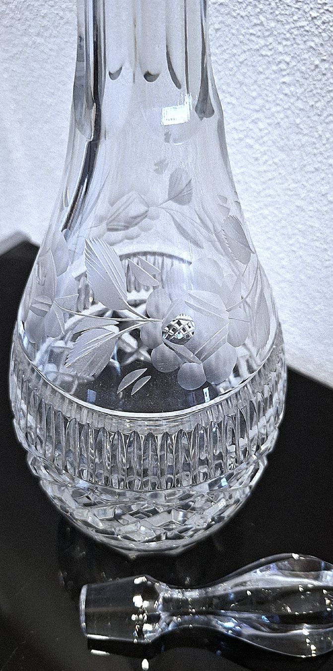 Caraffe: elegante, schwere Glaskristallkaraffe mit Blumenmuster – Usato da Emmenbrücke venduto da abu_9mj8 1