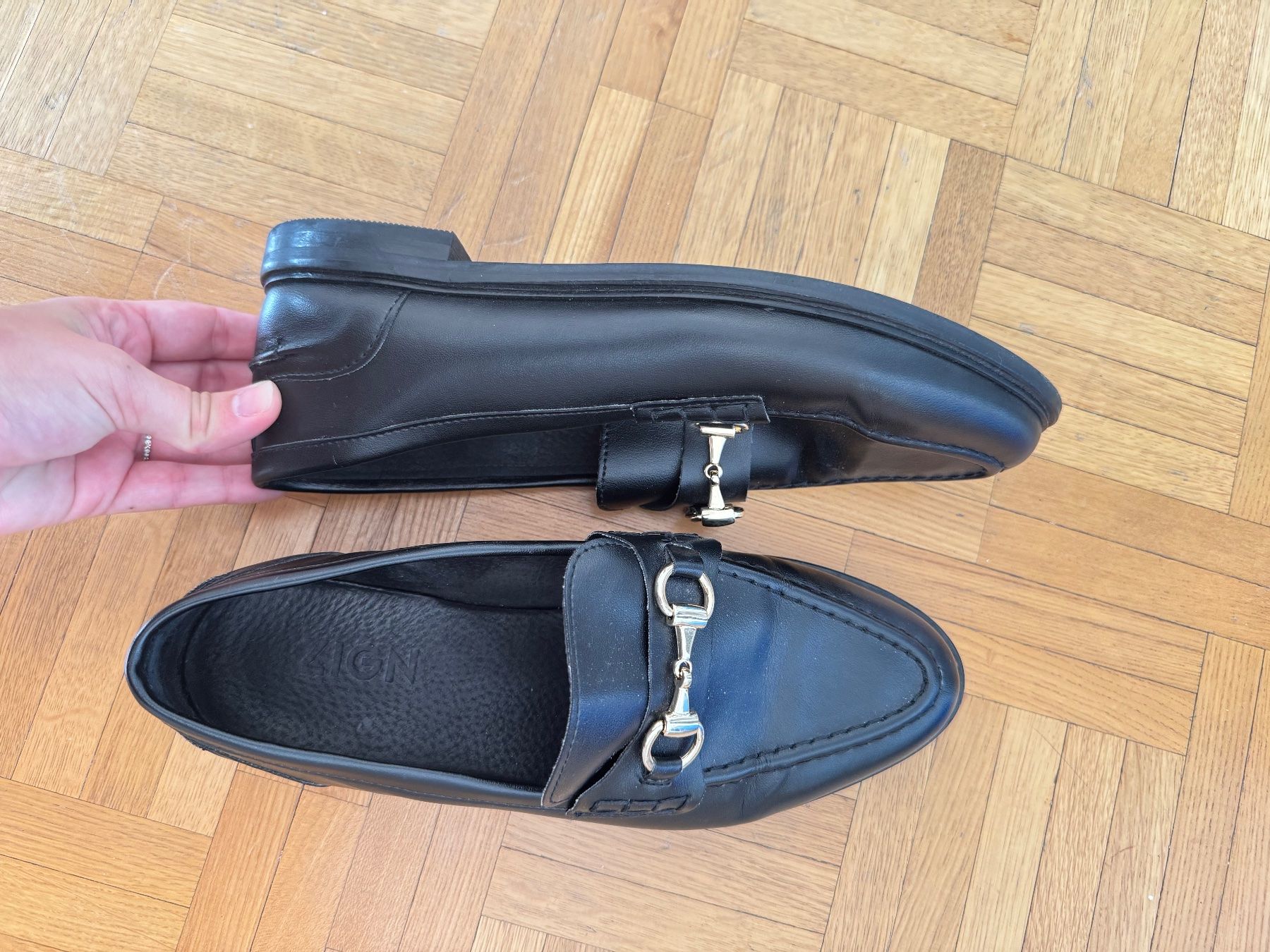 Scarpe da donna: Mocassin noir boucle dorée – Usato da Montreux venduto da Iza_81199 1