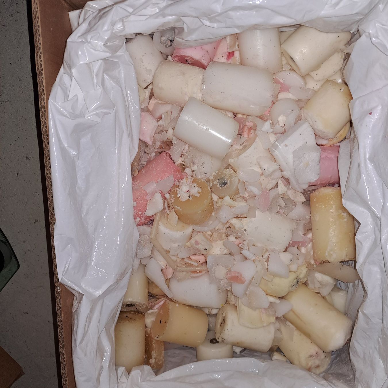 Candele: Kerzenwachsreste / Wachs – Usato da Frauenfeld venduto da Andadaa
