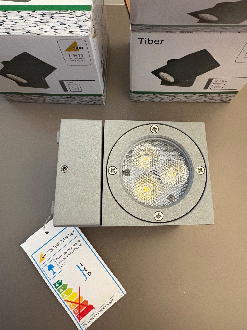 Lampade: 2 Aussenleuchte Wandleuchte Outdoor Tiber Hellgrau – Nuovo e nell'imballaggio originale da Zürich venduto da BeLene 1