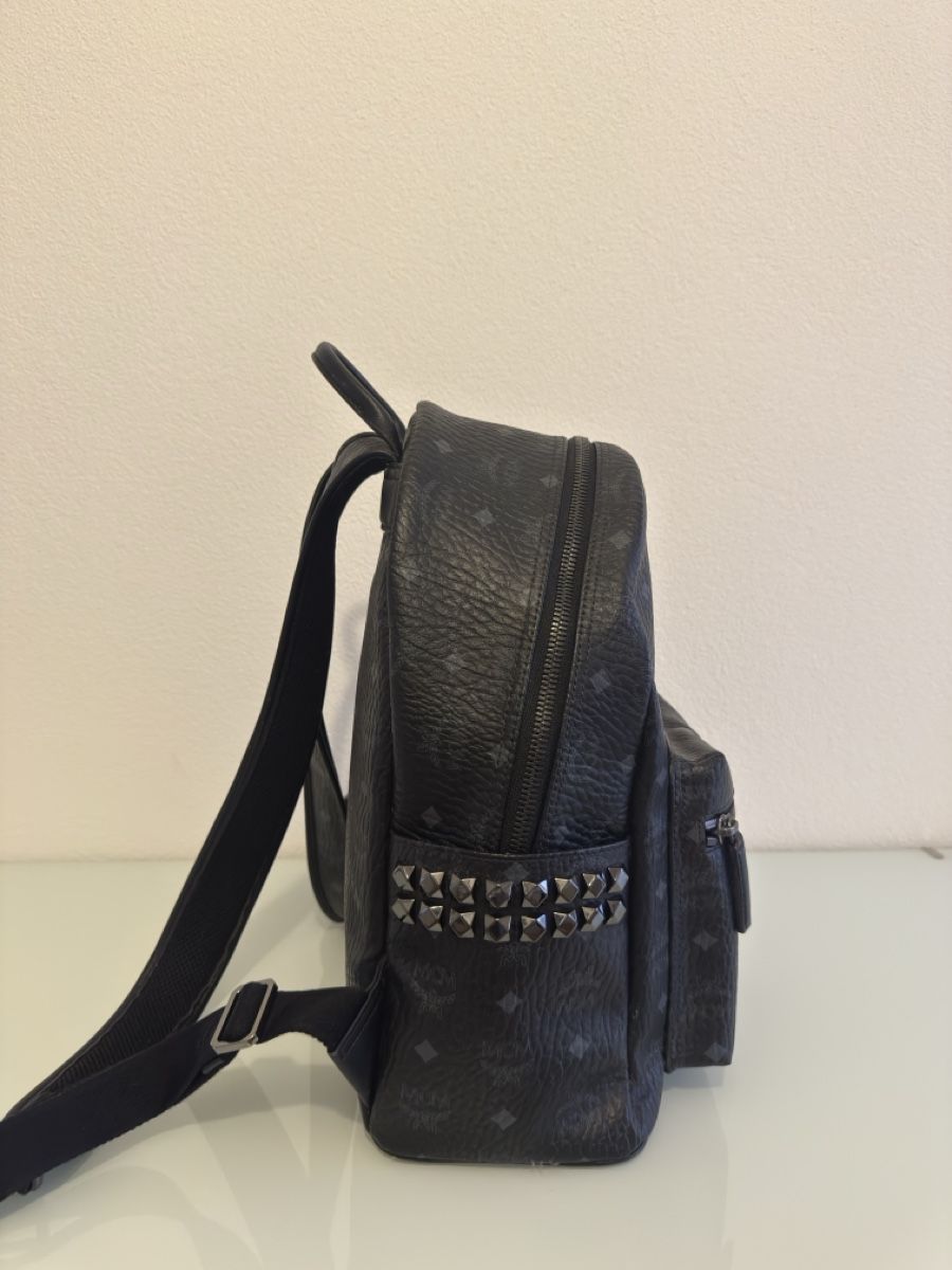 Mcm Zaini: MCM Rucksack Schwarz - Top Zustand! – Nuovo (secondo la descrizione) da Staad SG venduto da ha.al 1