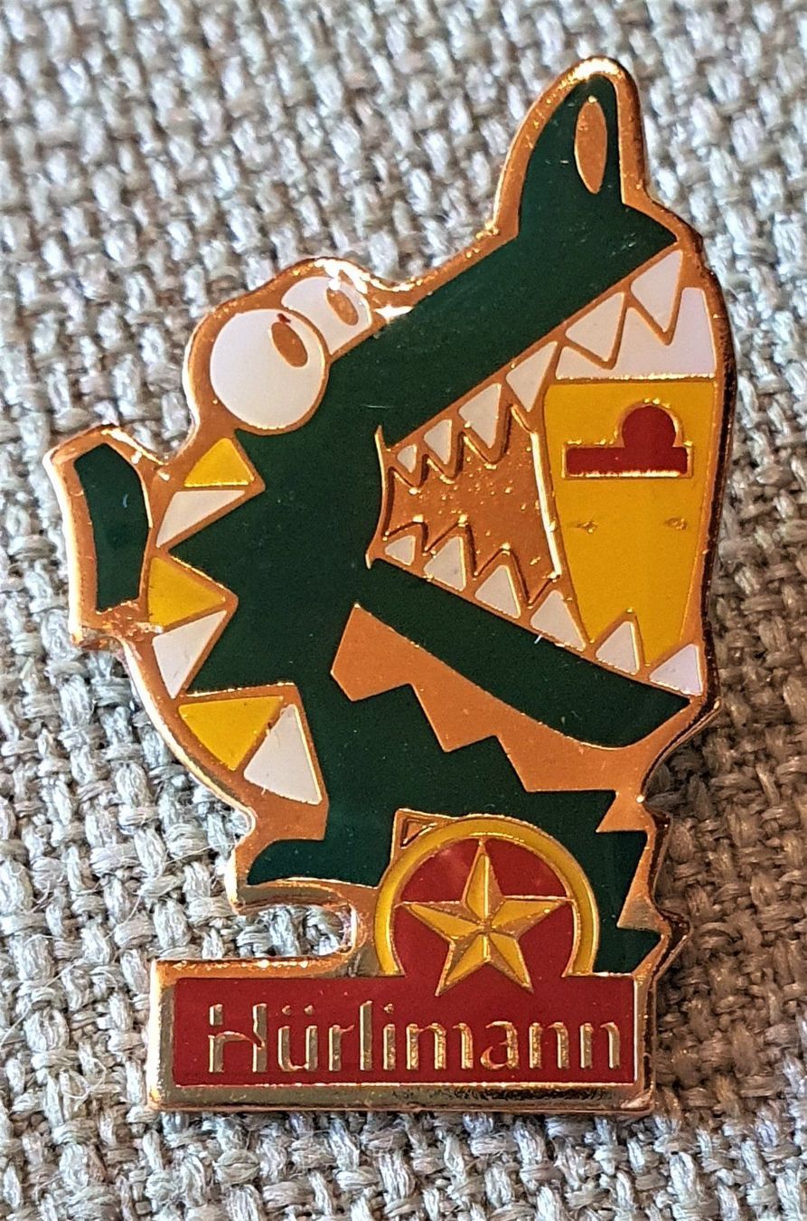 Plaketten & Abzeichen: J976 Pin Hürlimann Bier Krokodil – Gebraucht aus Reinach BL von Boston-Verkauf