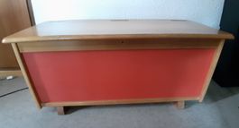 Vintage Sitz-Truhe / Kinder-Truhe aus Vollholz Wisa Gloria
