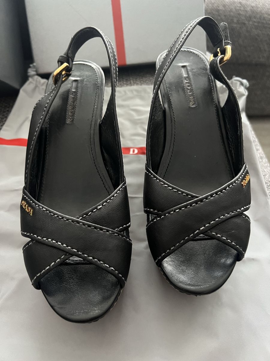 Prada Scarpe da donna: Prada Sandalen 38.5 – Usato da Zürich venduto da Walllstreet 7