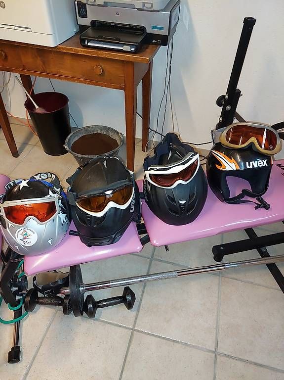 Caschi: Ski helme mit brille zu ferkaufen  – Usato da Windisch venduto da Casnina 1