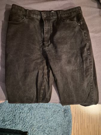 schwarze hose