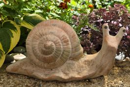 Gartendeko: Schnecke, guter Zustand, an einer Stelle geklebt