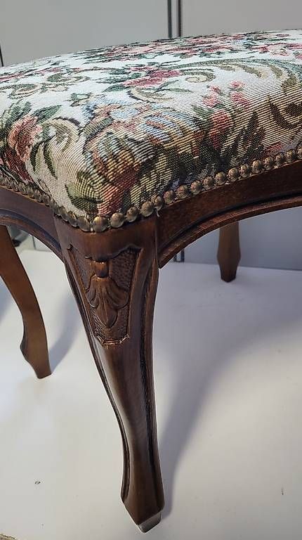 Hocker: Hocker / Polsterhocker / Sitzhocker – Gebraucht aus Zofingen von Loop_ReSale 1