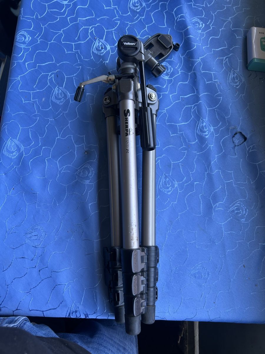 Supporti a parete: Stativ Sherpa 750R  – Usato da Basel venduto da Krisztina.na 1