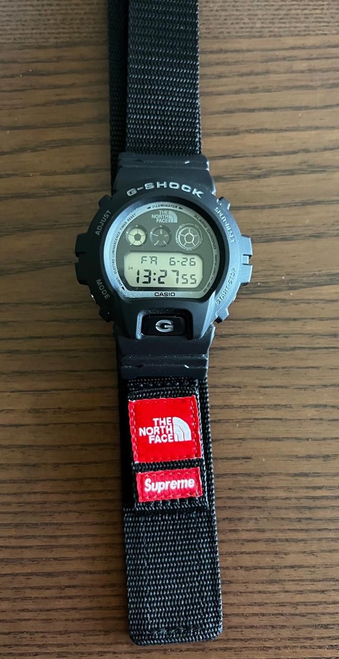 Casio Orologi: Supreme The North Face G-SHOCK Watch – Nuovo (secondo la descrizione) da Rotkreuz venduto da duartesantos