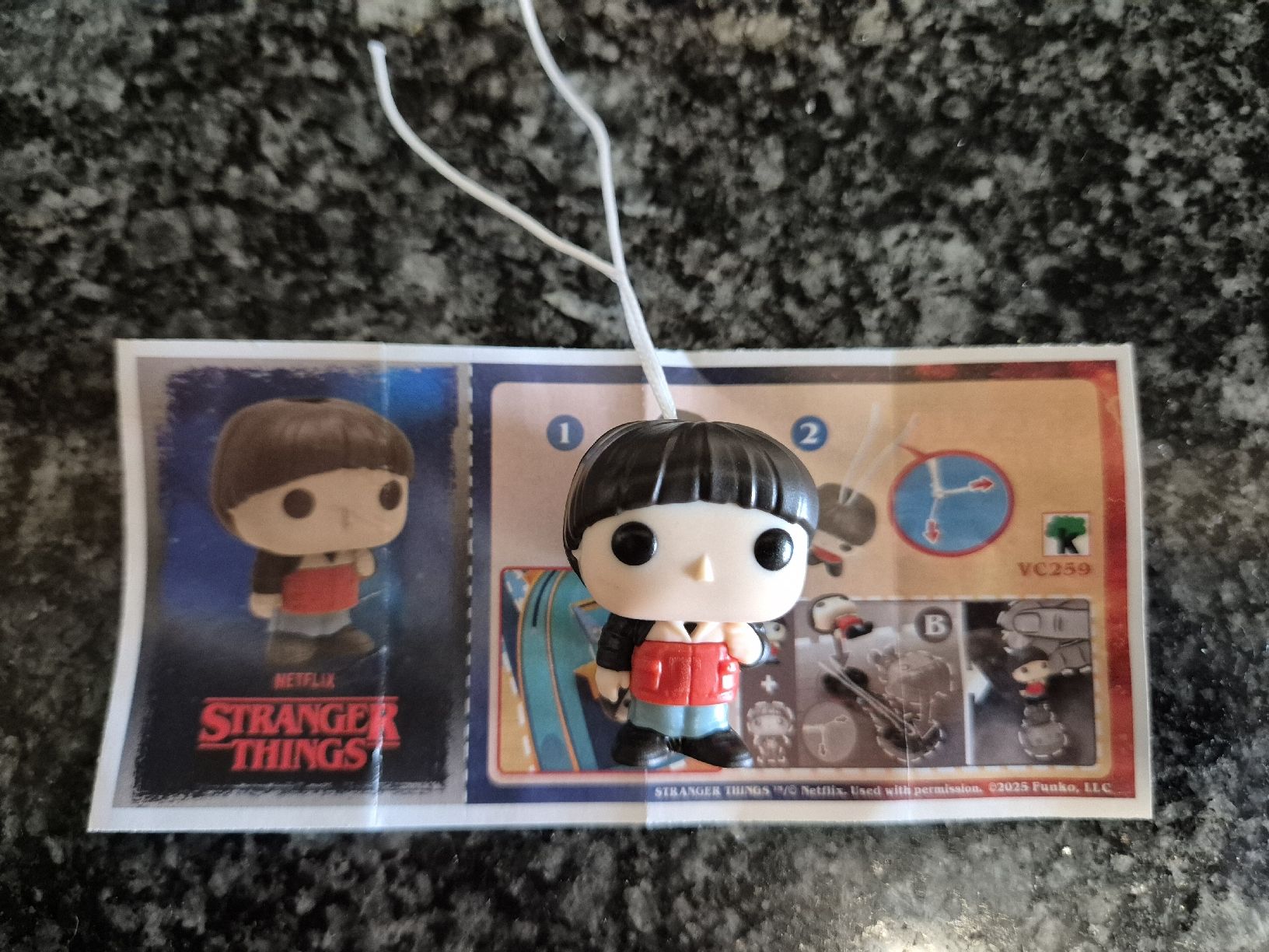 Statuette: Überraschungsei Kinder Joy Stranger Things – Nuovo (secondo la descrizione) da Riehen venduto da Vaniisha13