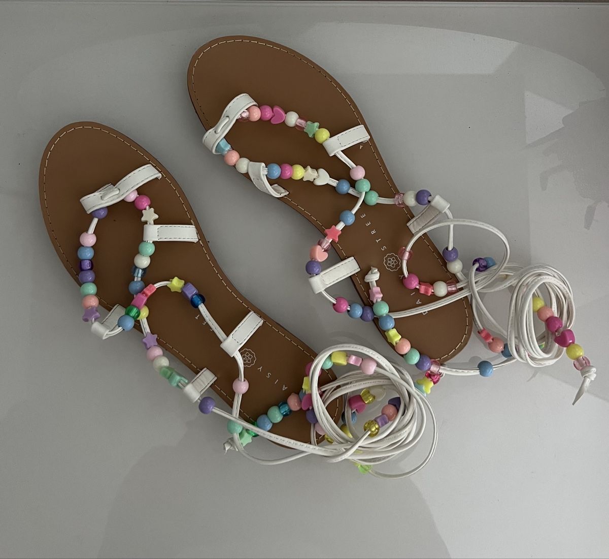 Scarpe da donna: Sandalen mit Perlen, Grösse 38 – Nuovo (secondo la descrizione) da Steinmaur venduto da Kiki_m240