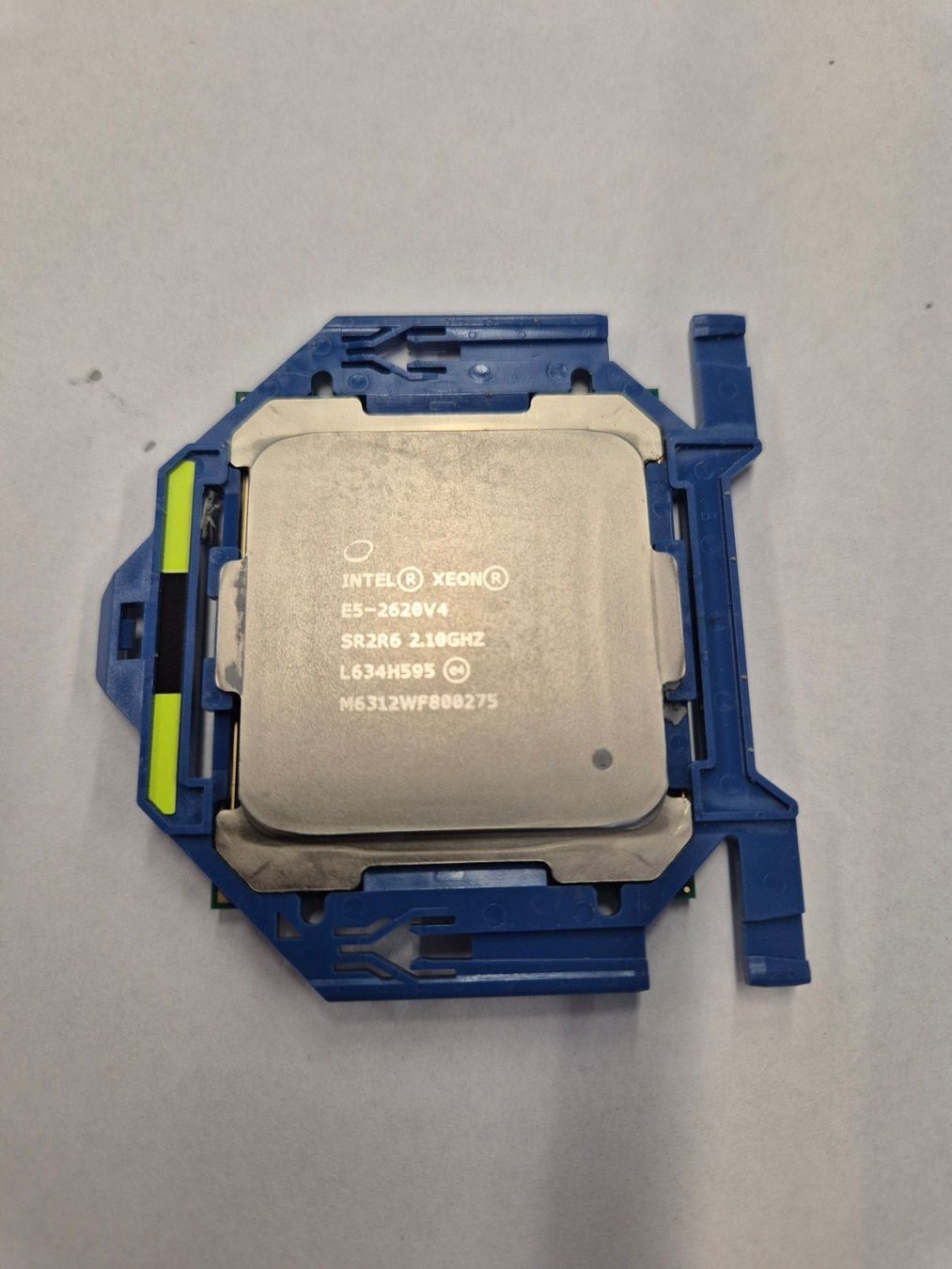 Server: Intel Xeon E5-2620V4 CPU – Usato da Grosshöchstetten venduto da ict-plus