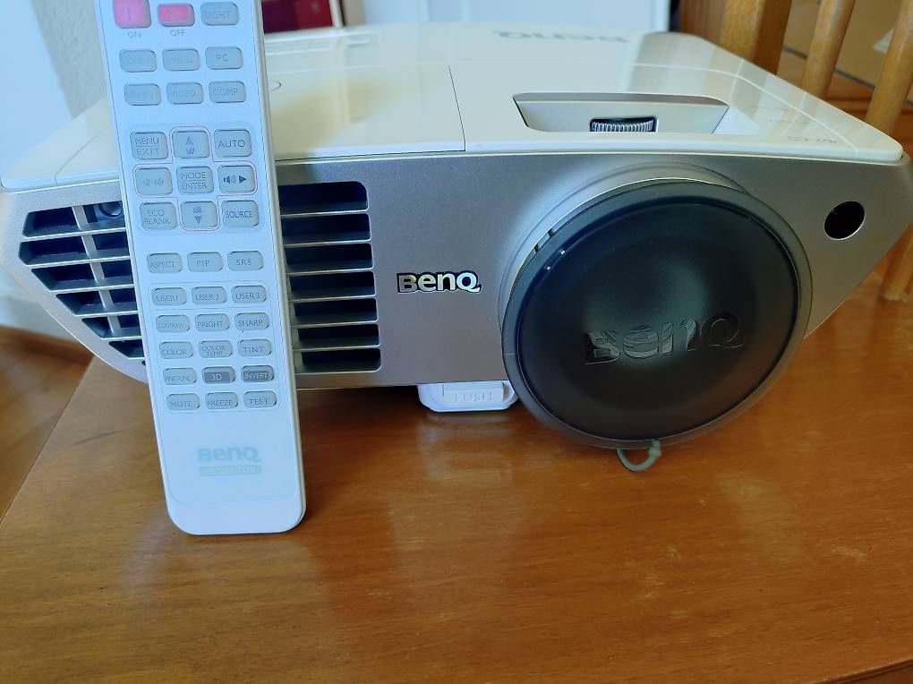 BenQ Vidéoprojecteurs: Beamer BenQ W1300 – Neuf (Voir description) à Winterthur par Floecke