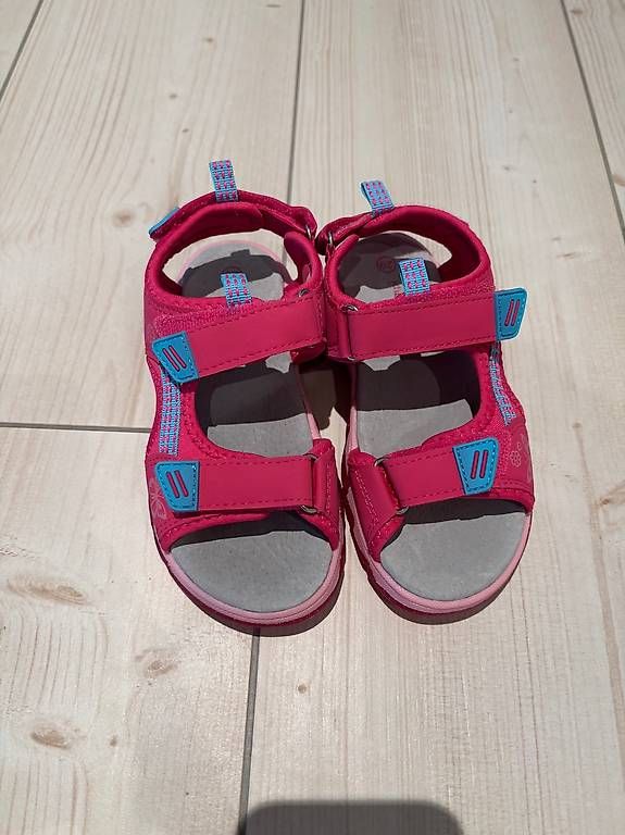 Schuhe für Mädchen: Sandalettes taille 29 – Gebraucht aus Chapelle-s-Moudon von vanesso