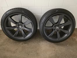 TESLA Model 3 Highland 19-Zoll Performance-Winterreifenpaket